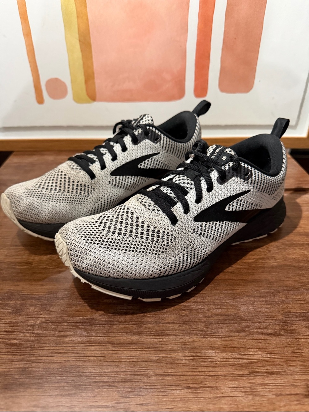 Brooks Revel 5 Womens 8.5 B White Black Knit Running Walking Shoes Sneakers